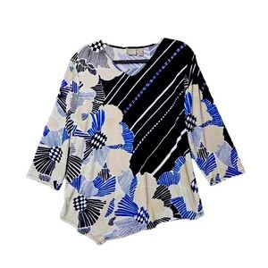 NWOT Chico’s size 3 Blue/White/Black floral 30” Tunic V neck long sleeves